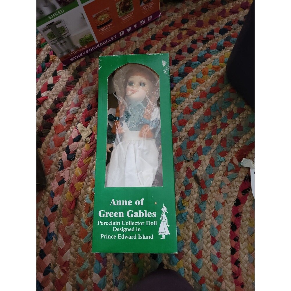 Anne of Green Gables 13 in Collectible Porcelain Doll in Box